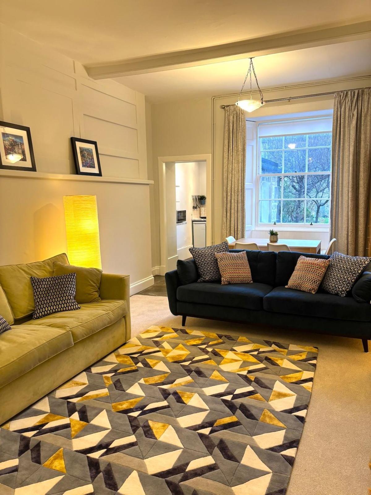 Spacious In Apartment