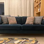 Spacious Apartment In Central Edinburgh